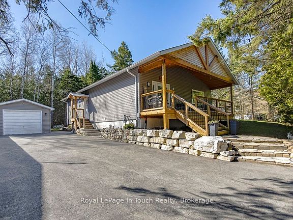 2nd image of 31 Earldom Blvd