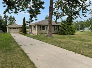 3367 Schmickle Rd, Marion, IA 52302