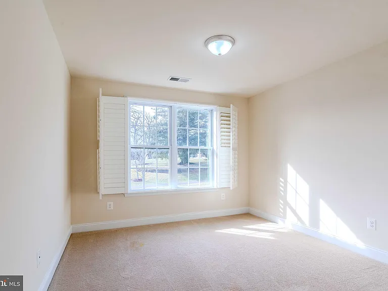 15316 Admiral Baker Cir — Photo 97