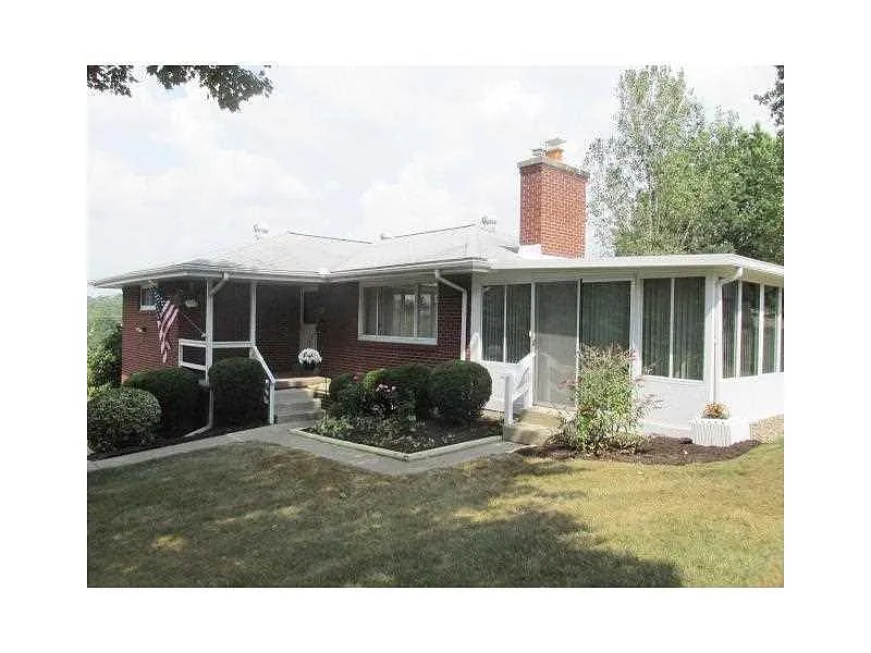 703 Farview Dr photo 1