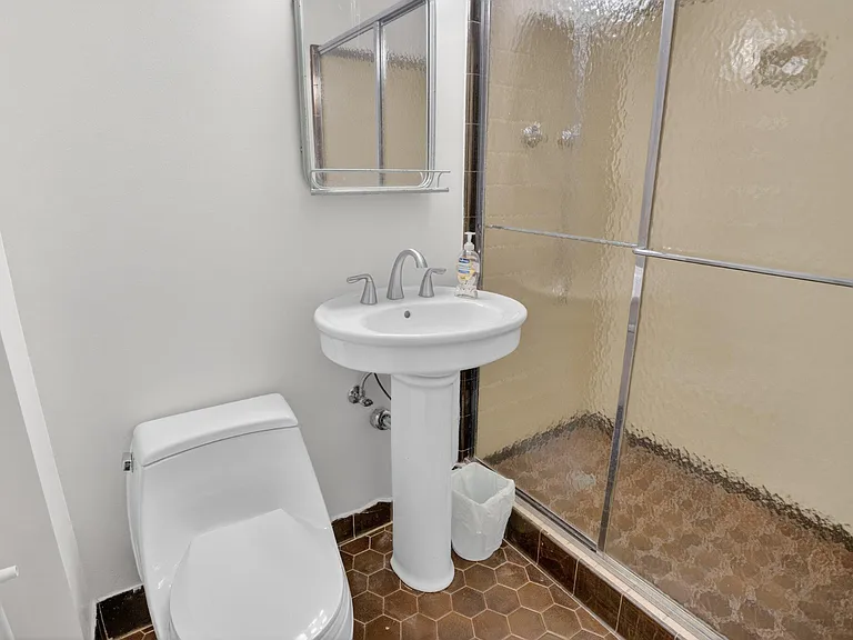 5703 Cromwell Dr — Photo 29