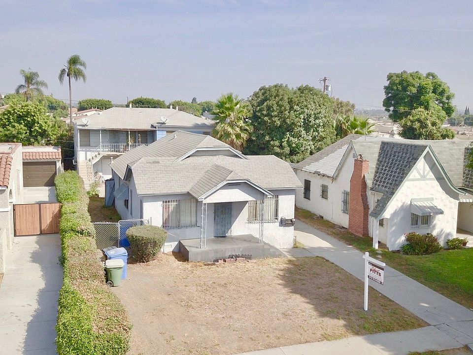 2nd image of 2147 W 74th St