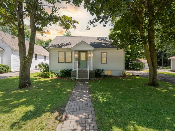 339 Wilkinson St, Chelsea, MI 48118