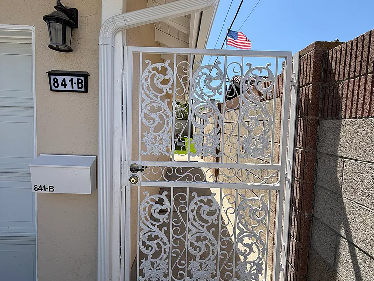 841 S Canoga St #B — Photo 12