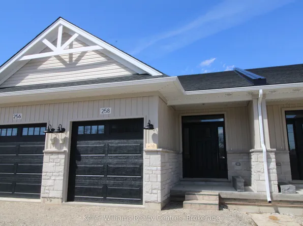 258 7th St, Hanover, ON N4N 1G9