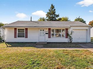 9859 Vickie Pl, Saint Louis, MO 63136