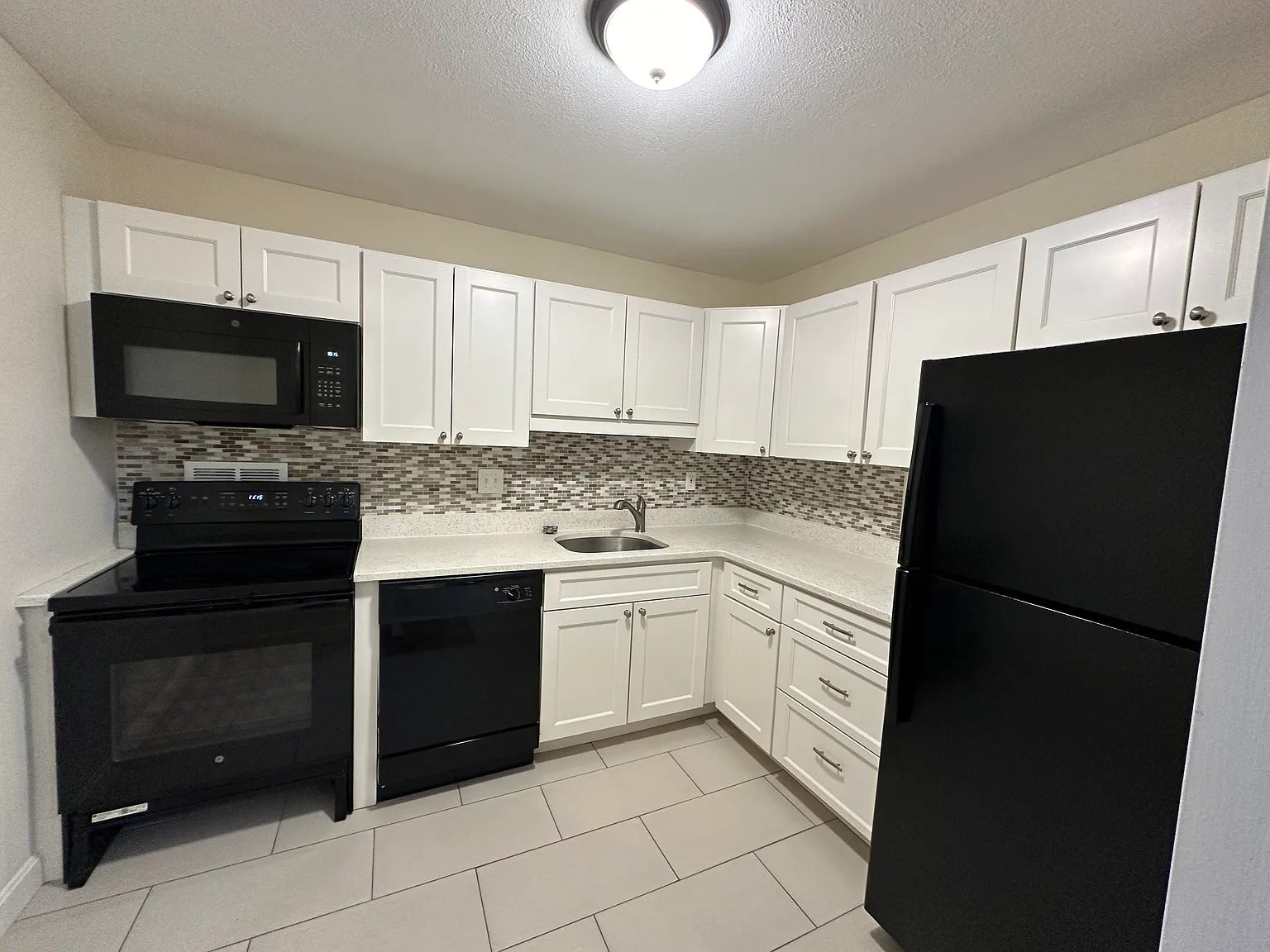 1 bed, 1.0 bath, 750 sqft, $3,325 — Photo 1