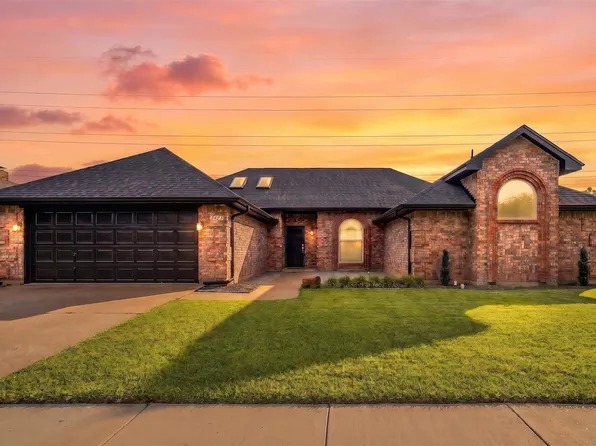 3425 Dorchester Dr, Bedford, TX 76021