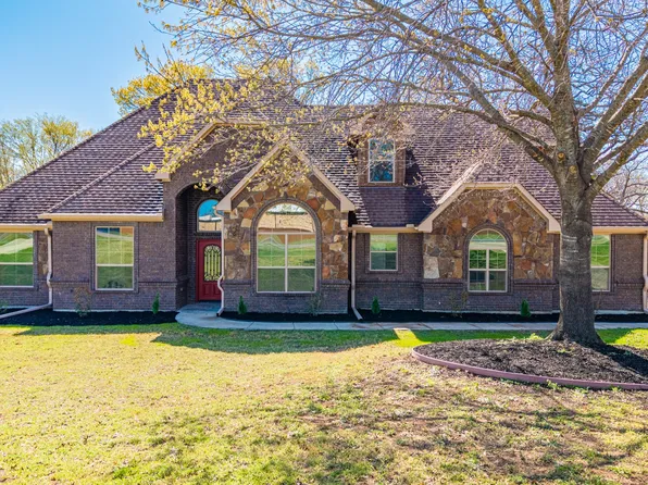 108 Winding Way, Azle, TX 76020