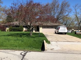 13450 W Radisson Dr, New Berlin, WI 53151