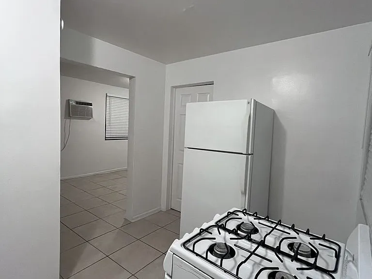 1556 Polk St — Photo 9