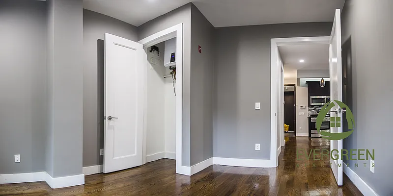 Rented by Evergreen Apartments BK | media 11