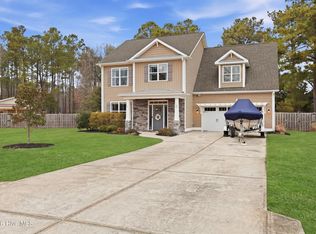 38 Pin Oak Court, Hampstead, NC 28443
