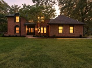 8200 W 101st St, Overland Park, KS 66212