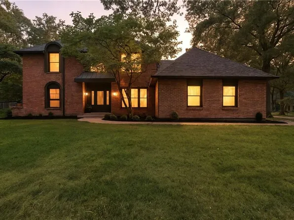8200 W 101st St, Overland Park, KS 66212