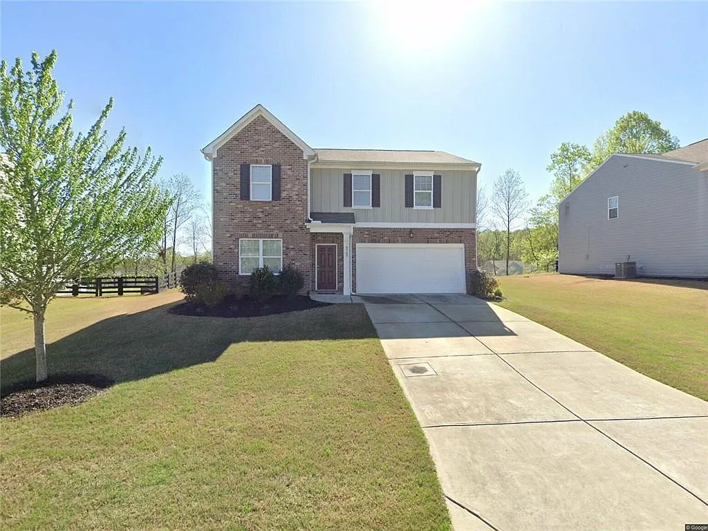 4 bed, 2.5 bath, 2440 sqft, $2,300 — Photo 1