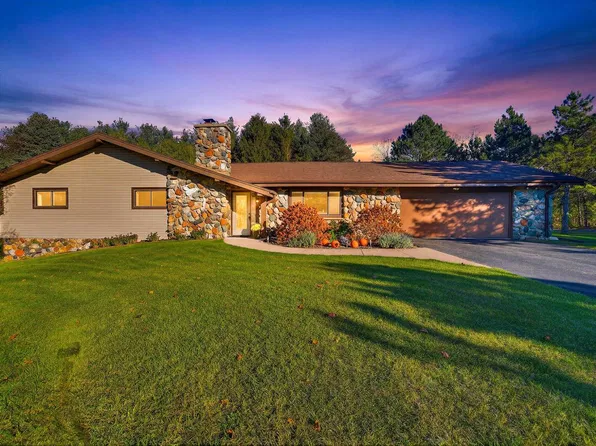 5654 Maple ROAD, West Bend, WI 53095