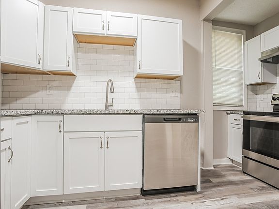 1903774_005_kitchen_12971634.jpg