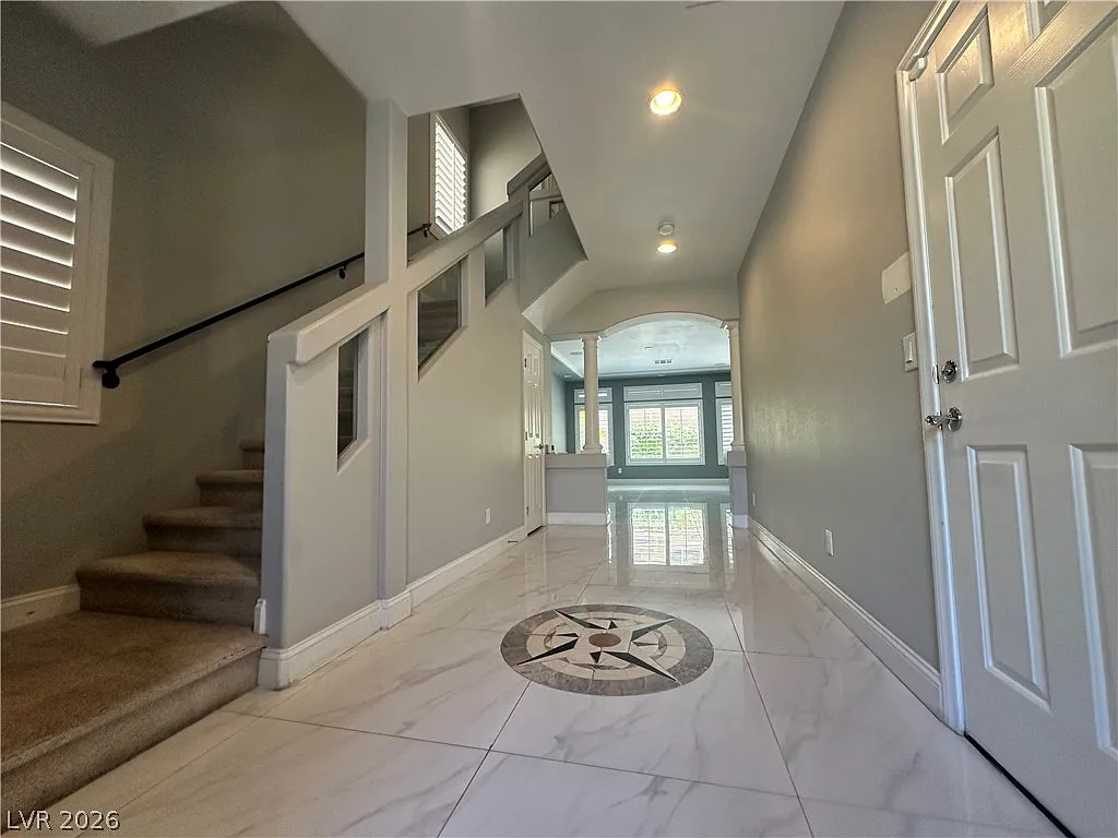 4 bed, 3.5 bath, 2644 sqft, $2,688 — Photo 4