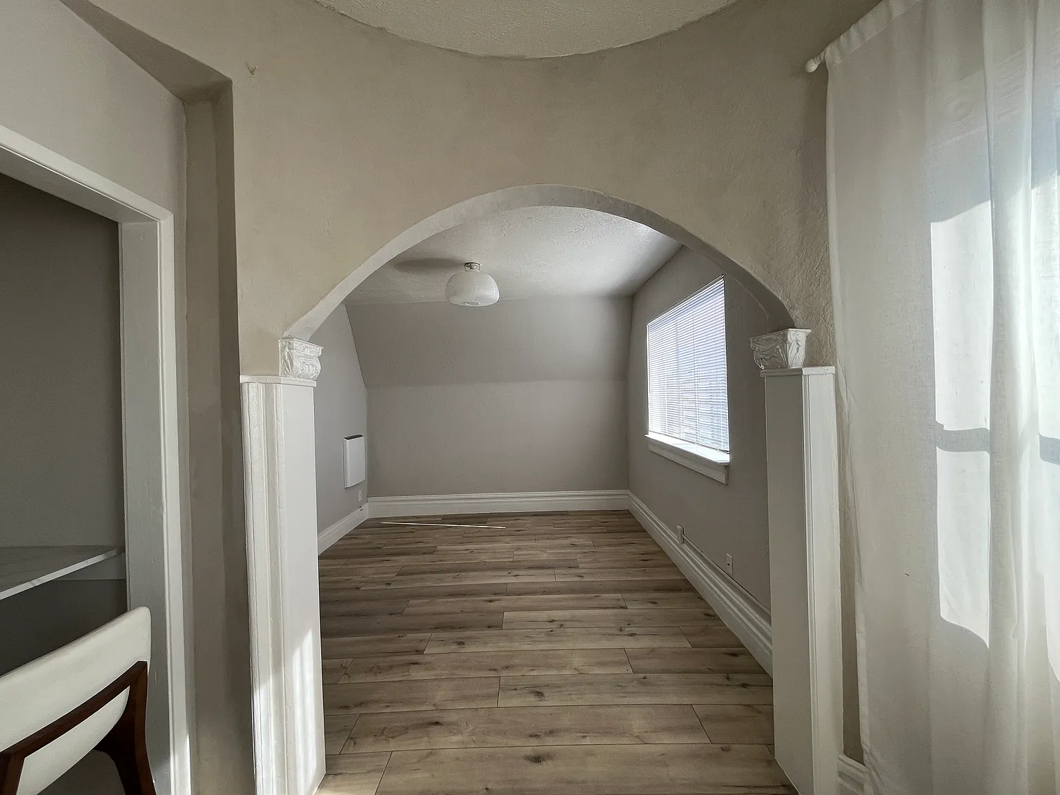 2 bed, 890 sqft, $2,800 — Photo 3