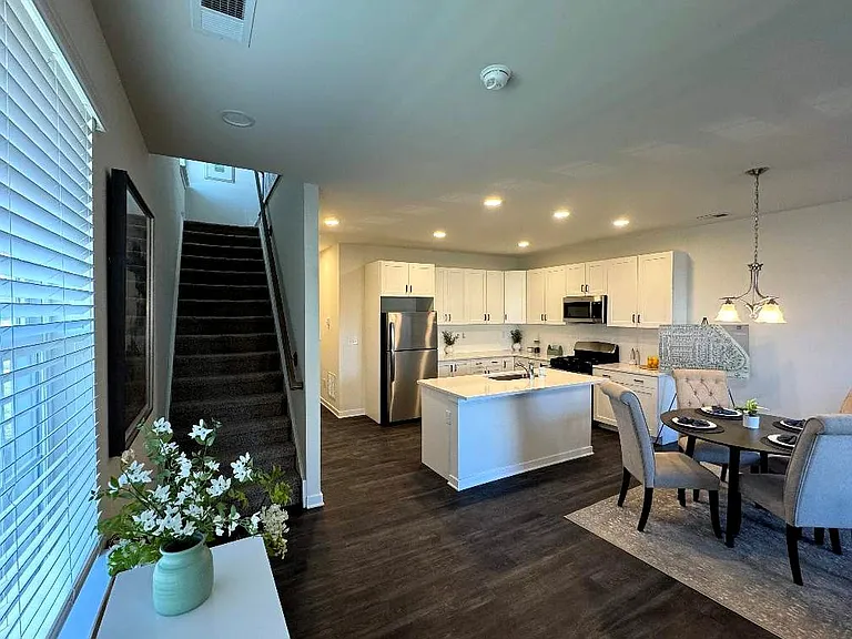 514 Nickerjack Way — Photo 3