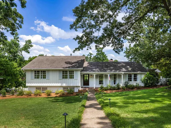 3761 Valley Head Rd, Mountain Brook, AL 35223