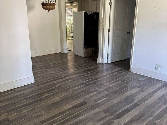 5th image of 379 Illinois Ave NW