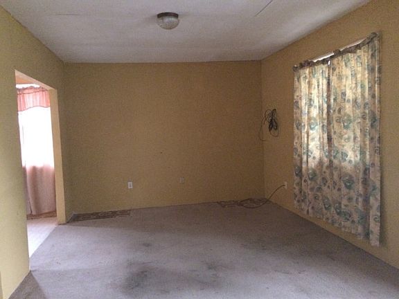 3rd image of 818 Erma Ave