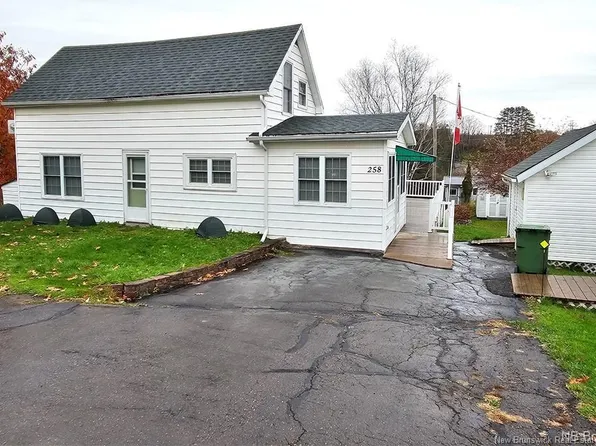 258 Main St, Plaster Rock, NB E7G 2C8