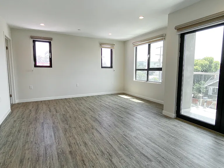 5107 Harold Way #1 — Photo 17
