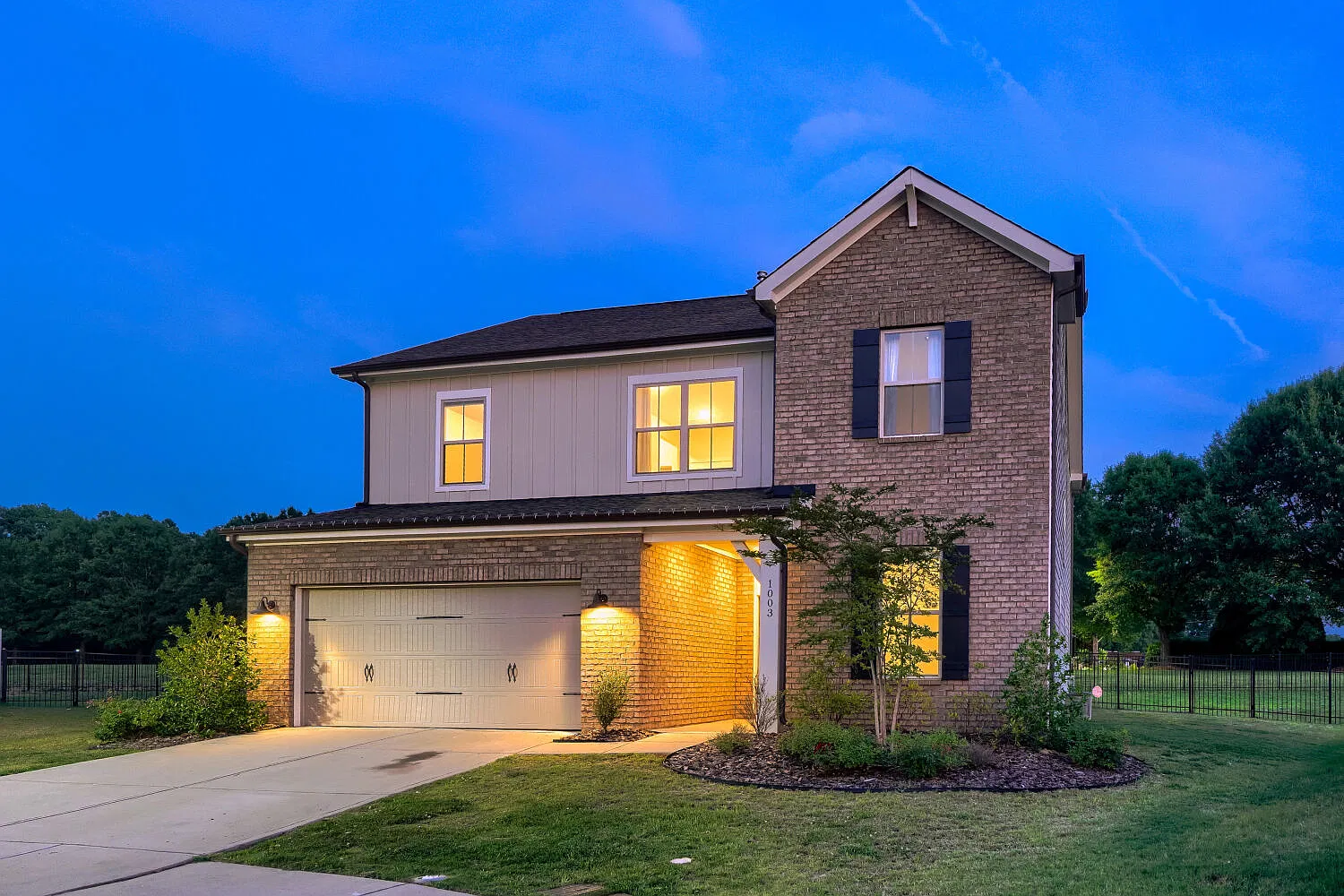 4 bed, 2985 sqft, $2,400 — Photo 1