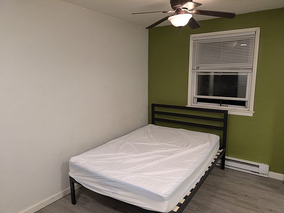 3rd image of 61 Walnut St APT 3R