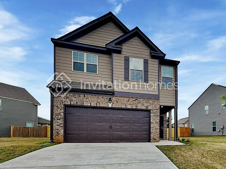 1377 Worcester Trl — Photo 1