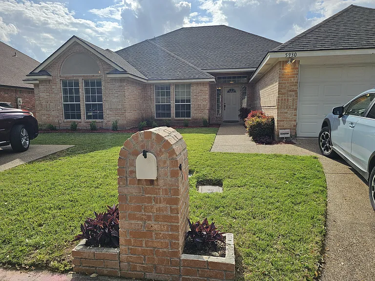 5930 River Bend Dr — Photo 3