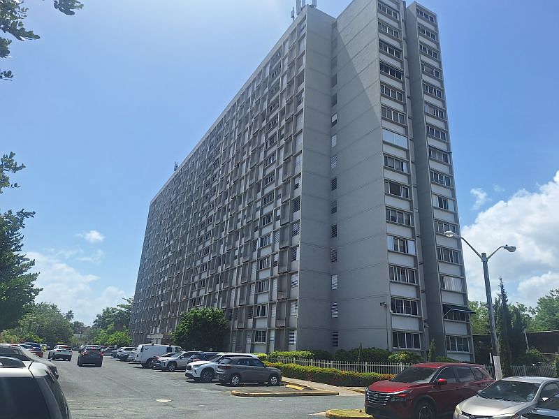1st image of Jardines De Valencia Condominio Cooperati APT 1213