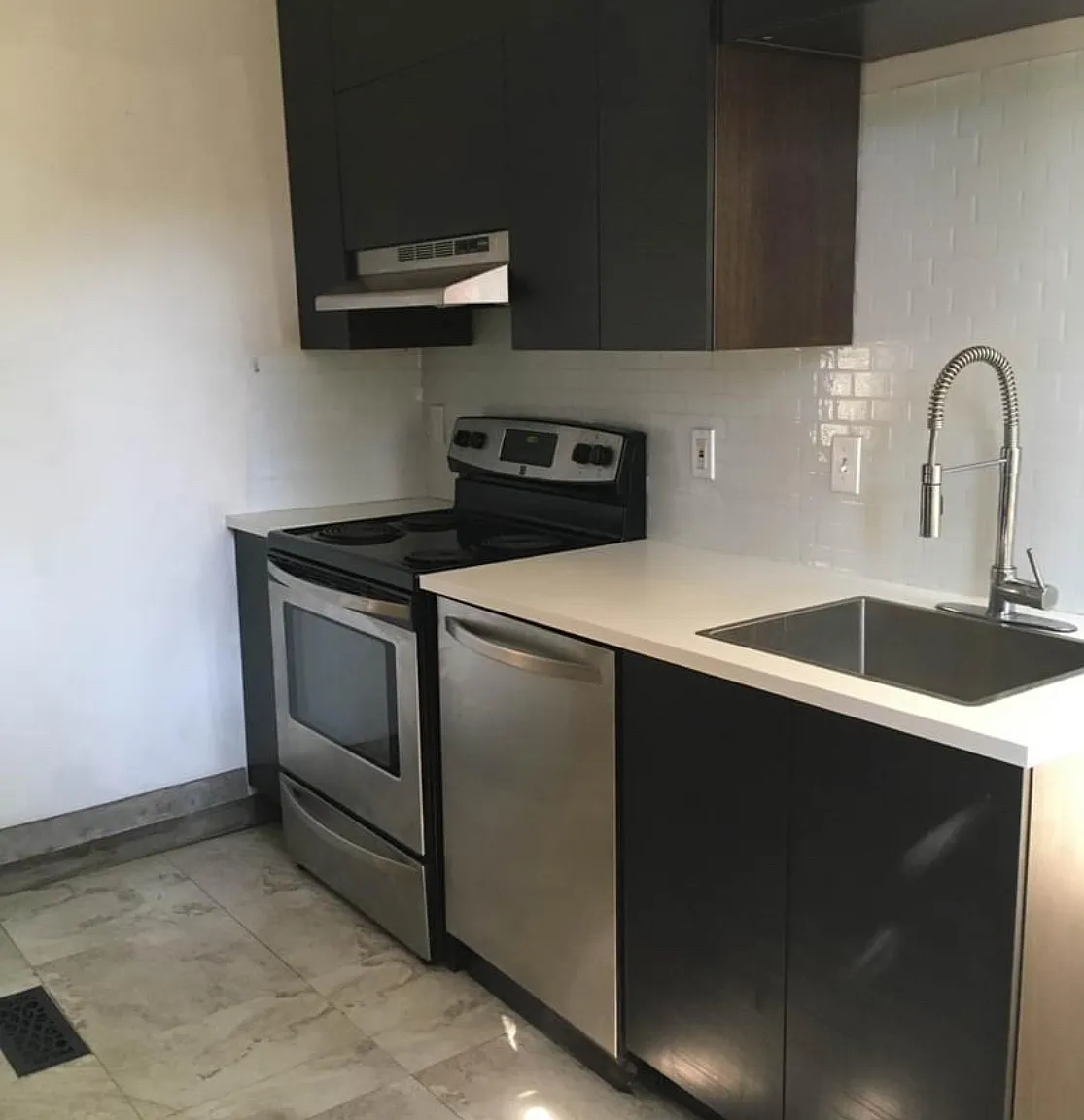 4 bed, 2980 sqft, $875 — Photo 2