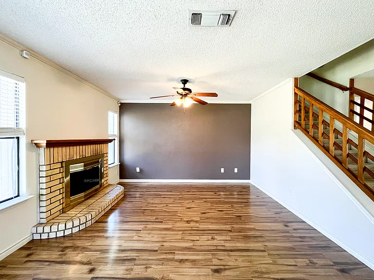 2512 Schulze Dr — Photo 9