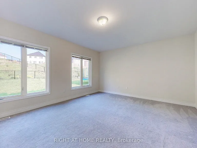3092 Monarch Dr — Photo 2