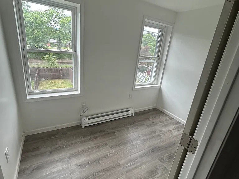 202 Carlisle St — Photo 6