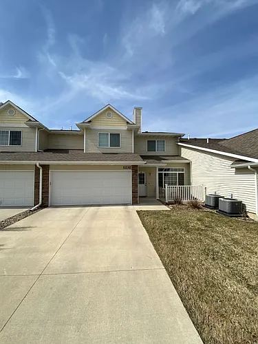 1232 SE Birch Ln Photo 1