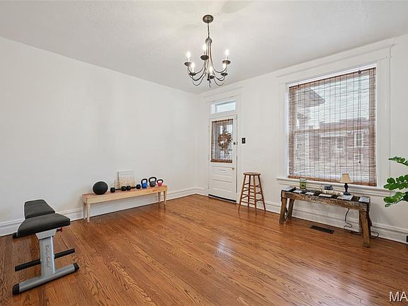 4th image of 4918 Gresham Ave
