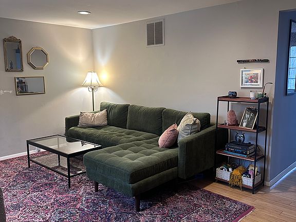 4th image of 2804 Prince Albert Ct