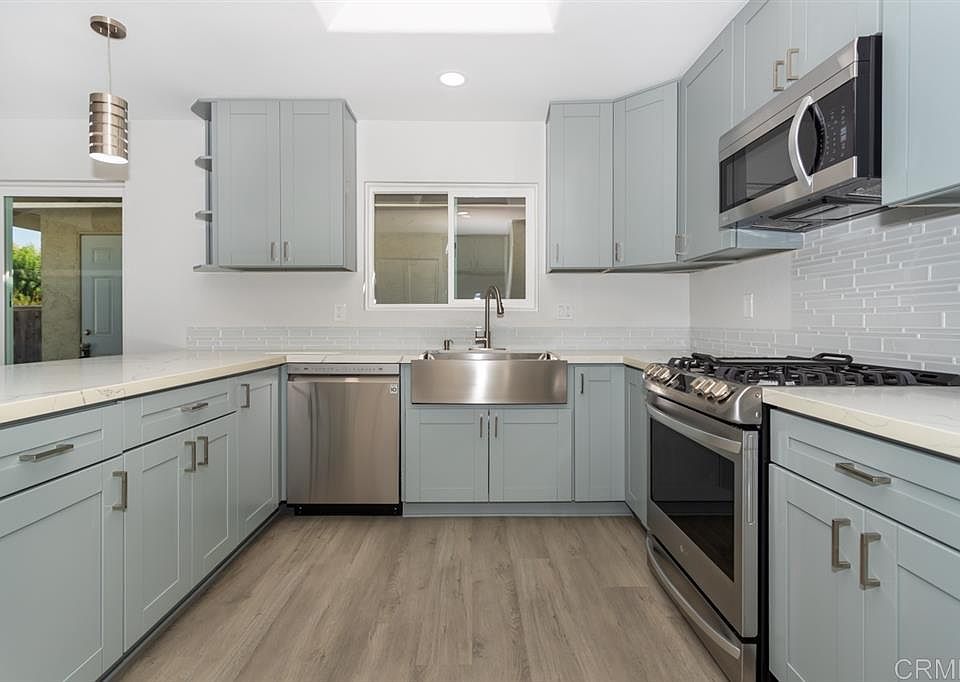 2nd image of 3142 Camino Crest Dr