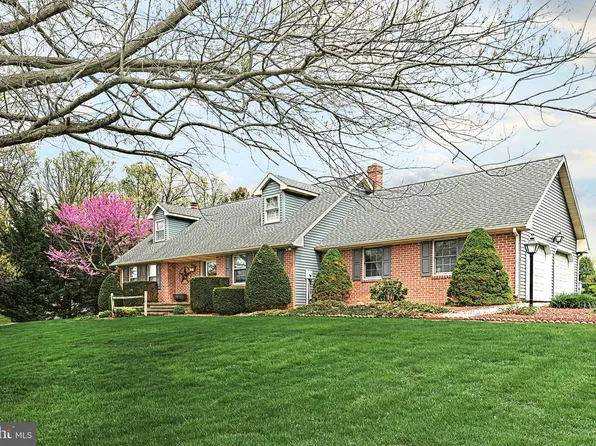6336 Straw Acres Rd, Spring Grove, PA 17362