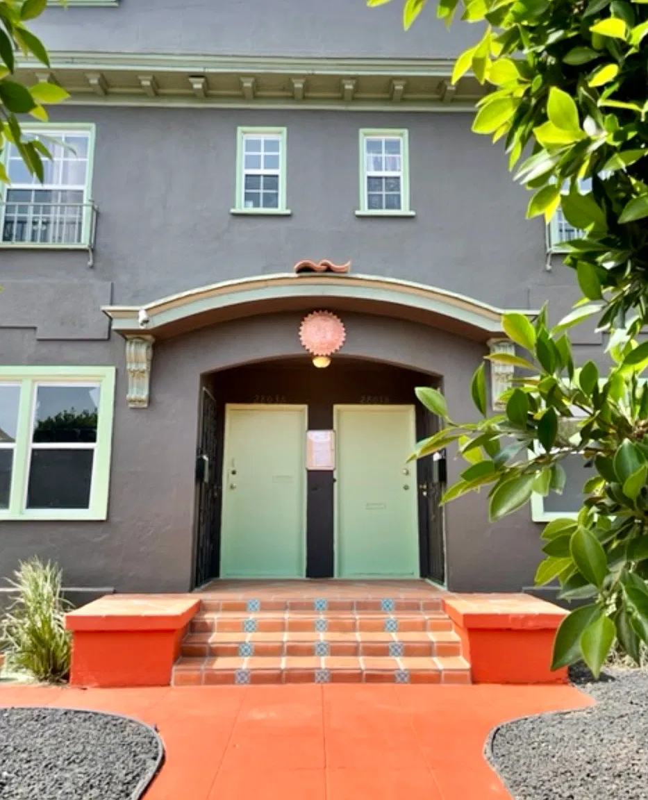 2 bed, 1000 sqft, $2,694 — Photo 1