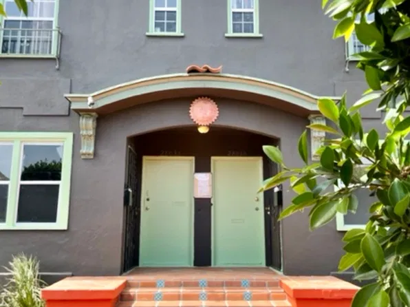 2801 1/2 S Normandie Ave #1/2, Los Angeles, CA 90007