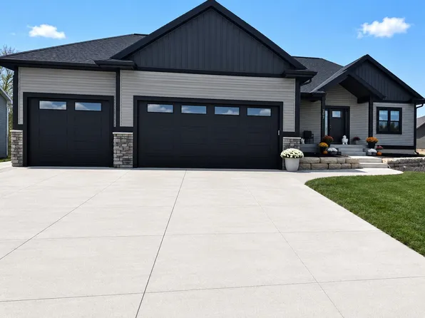 307 Prairie St, Fall River, WI 53932