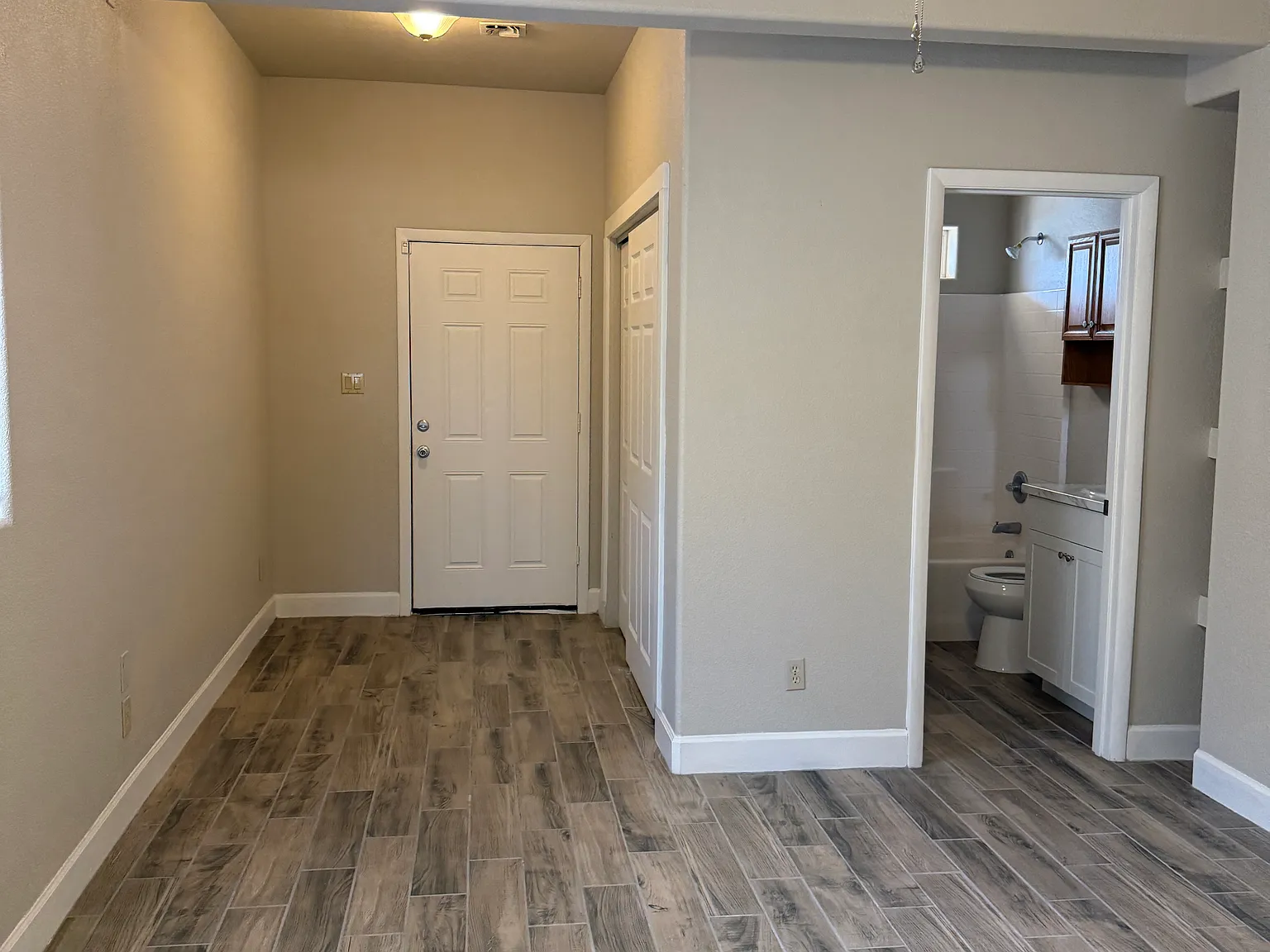604 S 1st Ave — Photo 4