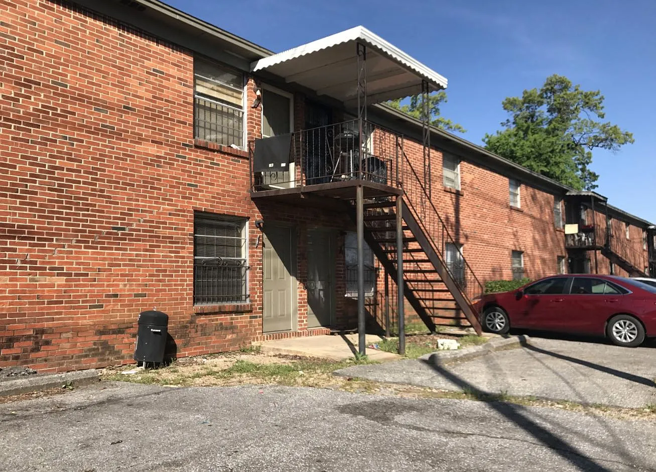 Uptown Stadium Apartments II — Photo 1