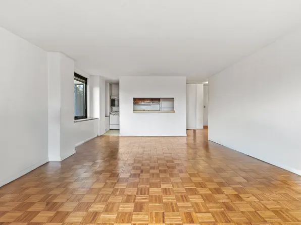 531 Main Street image 5 of 11